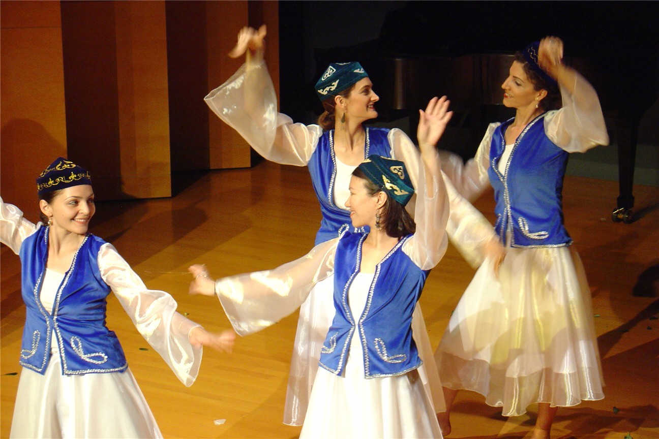 Kazakh_dance.jpg